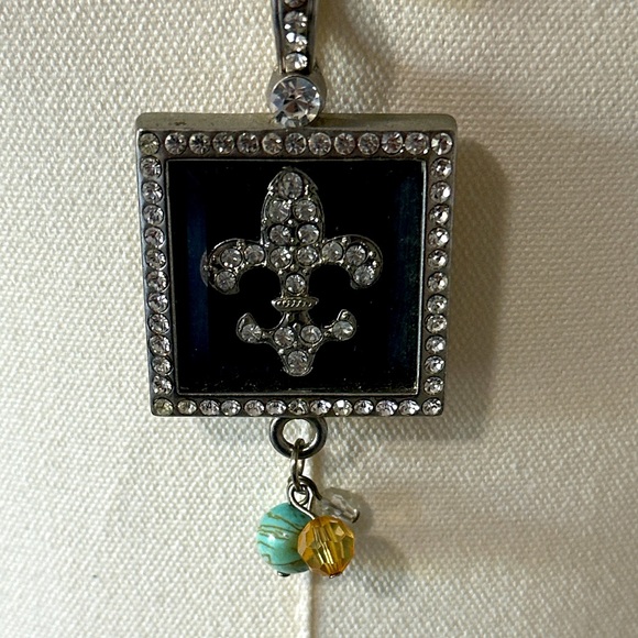 Ed Hardy Pendant / Bag Charm on 29 inch chain - Picture 1 of 8